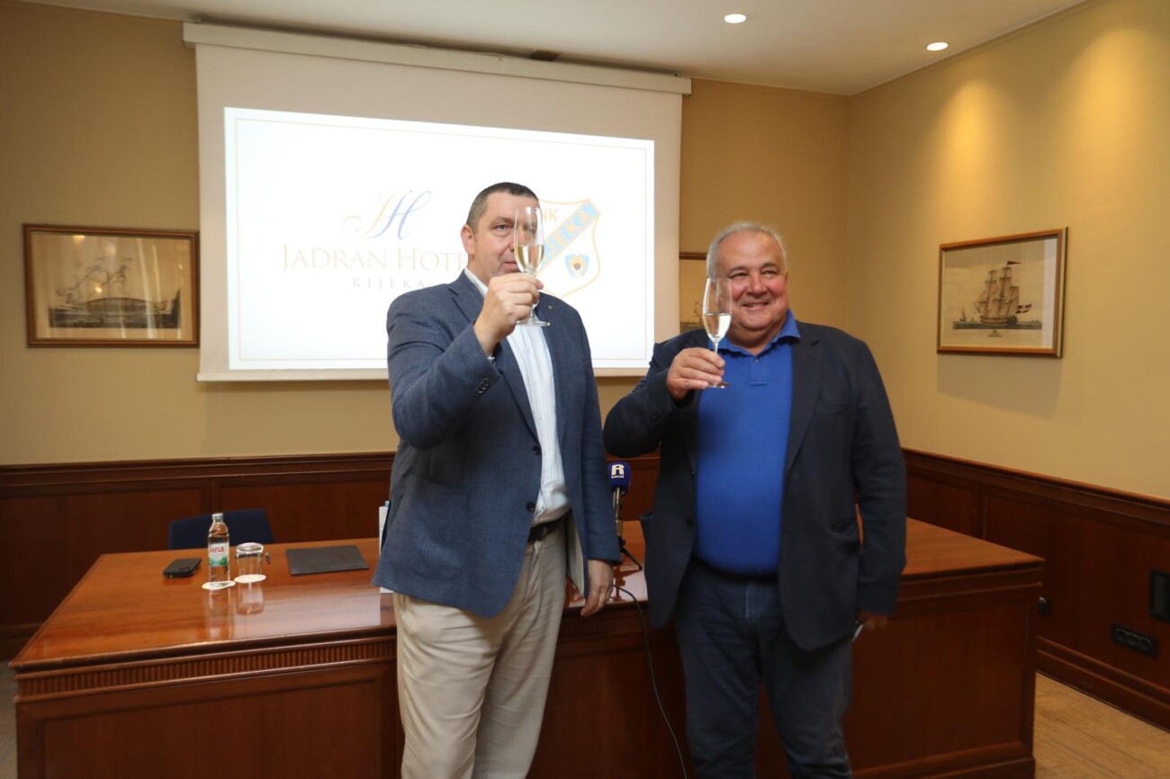 Rijeka: Potpisivanje sponzorskog ugovora izme?u Jadran hotela i HNK Rijeke Rijeka: Potpisivanje sponzorskog ugovora izme?u Jadran hotela i HNK Rijeke