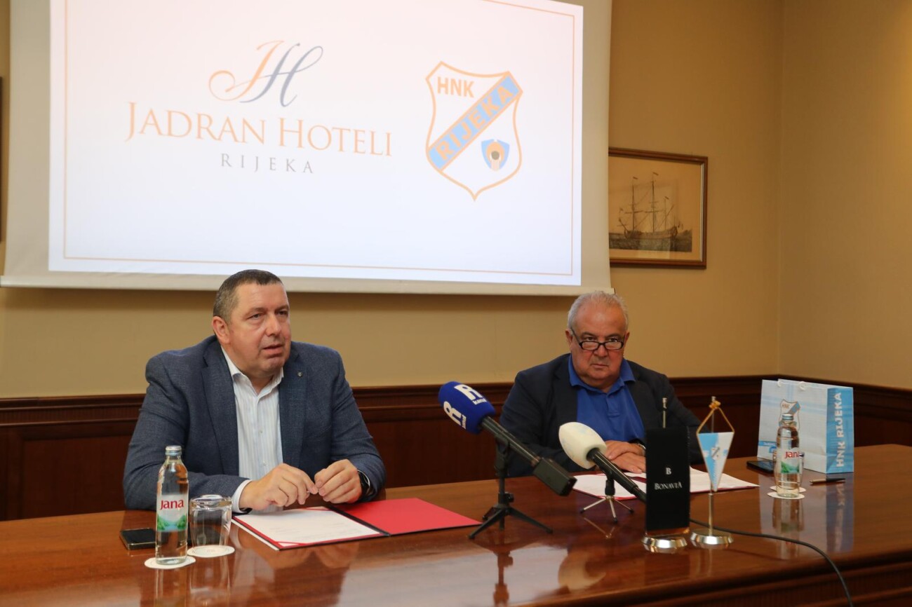 Rijeka: Potpisivanje sponzorskog ugovora između Jadran hotela i HNK Rijeke Rijeka: Potpisivanje sponzorskog ugovora između Jadran hotela i HNK Rijeke