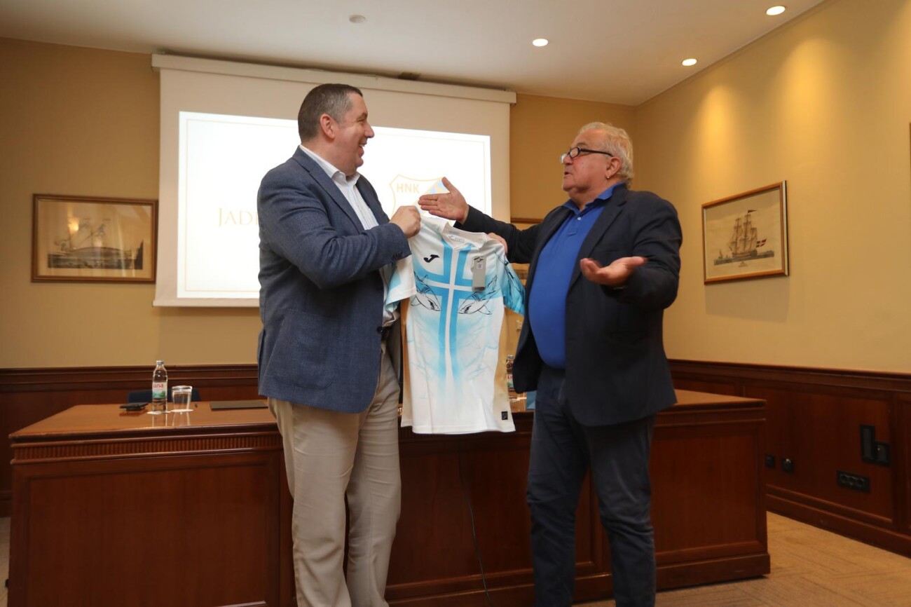 Rijeka: Potpisivanje sponzorskog ugovora između Jadran hotela i HNK Rijeke Rijeka: Potpisivanje sponzorskog ugovora između Jadran hotela i HNK Rijeke