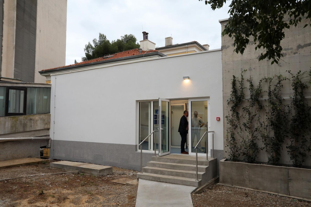 Rijeka: Ministar Beroš na puštanju u rad linearnog akceleratora u KBC-u Rijeka Rijeka: Ministar Beroš na puštanju u rad linearnog akceleratora u KBC-u Rijeka