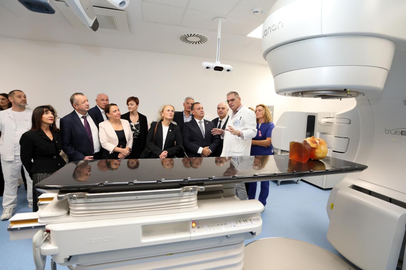 Rijeka: Ministar Beroš na puštanju u rad linearnog akceleratora u KBC-u Rijeka Rijeka: Ministar Beroš na puštanju u rad linearnog akceleratora u KBC-u Rijeka