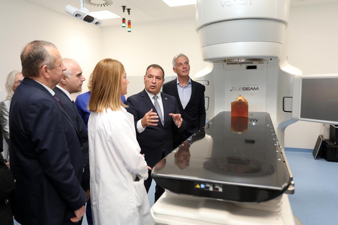 Rijeka: Ministar Bero na putanju u rad linearnog akceleratora u KBC-u Rijeka Rijeka: Ministar Bero na putanju u rad linearnog akceleratora u KBC-u Rijeka