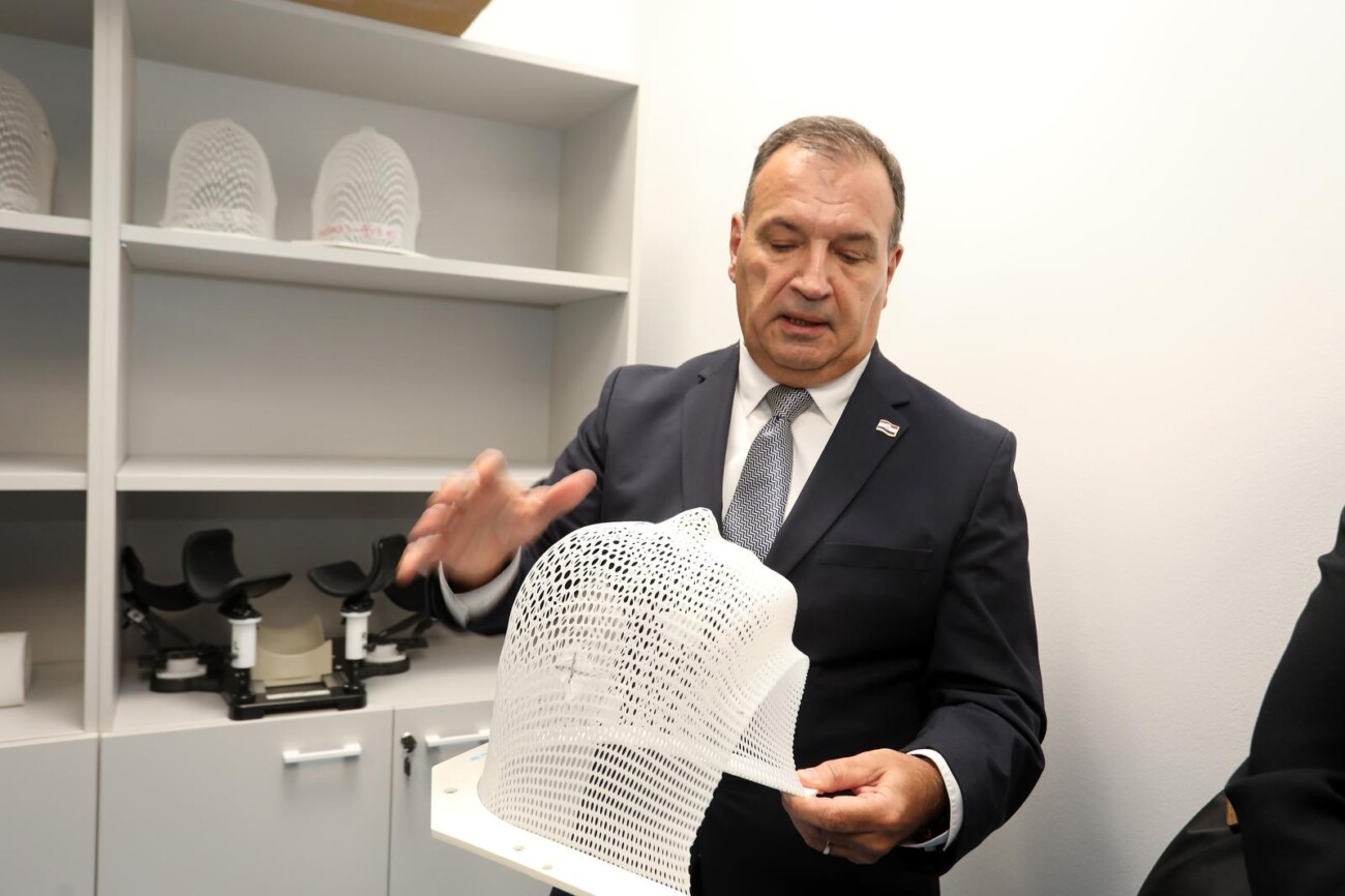 Rijeka: Ministar Beroš na puštanju u rad linearnog akceleratora u KBC-u Rijeka Rijeka: Ministar Beroš na puštanju u rad linearnog akceleratora u KBC-u Rijeka