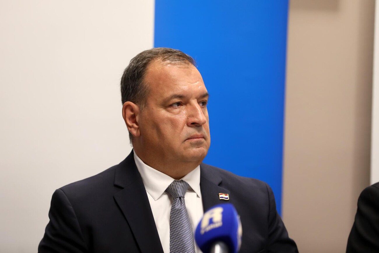 Rijeka: Ministar Bero na putanju u rad linearnog akceleratora u KBC-u Rijeka Rijeka: Ministar Bero na putanju u rad linearnog akceleratora u KBC-u Rijeka