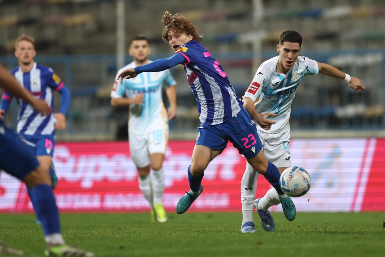 Lokomotiva i Rijeka sastali se u 10. kolu SuperSport HNL-a Lokomotiva i Rijeka sastali se u 10. kolu SuperSport HNL-a