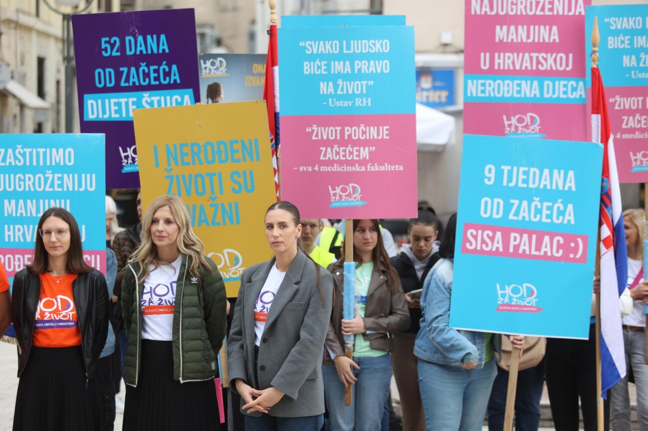 Rijeka: Odran Hod za ivot, pratili ih prosvjednici Rijeka: Odran Hod za ivot, pratili ih prosvjednici