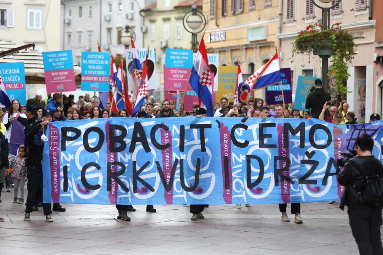 Rijeka: Odran Hod za ivot, pratili ih prosvjednici Rijeka: Odran Hod za ivot, pratili ih prosvjednici