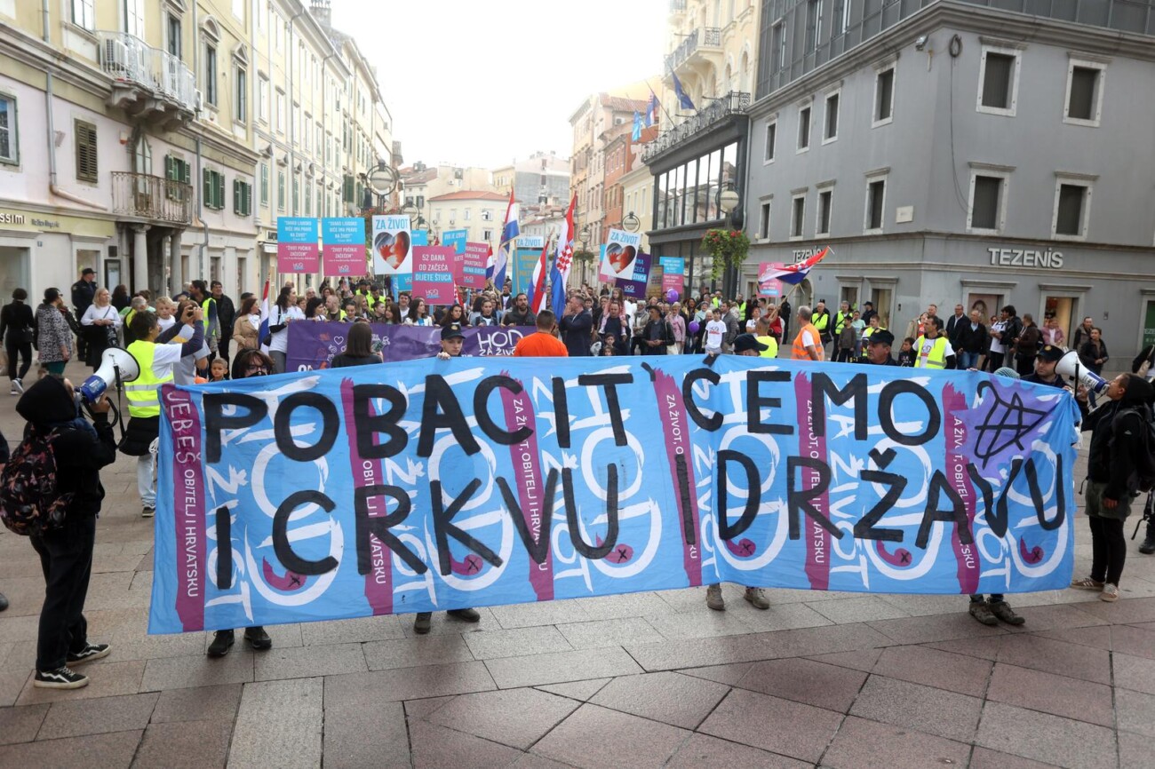 Rijeka: Odran Hod za ivot, pratili ih prosvjednici Rijeka: Odran Hod za ivot, pratili ih prosvjednici