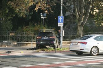 Zagreb: U prometnoj nesreći sudjelovala tri automobila, jedna osoba ozlijeđena