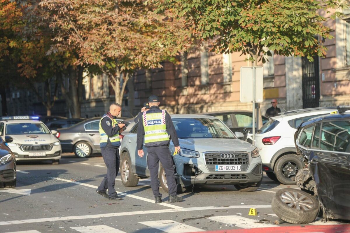 Zagreb: U prometnoj nesreći sudjelovala tri automobila, jedna osoba ozlijeđena