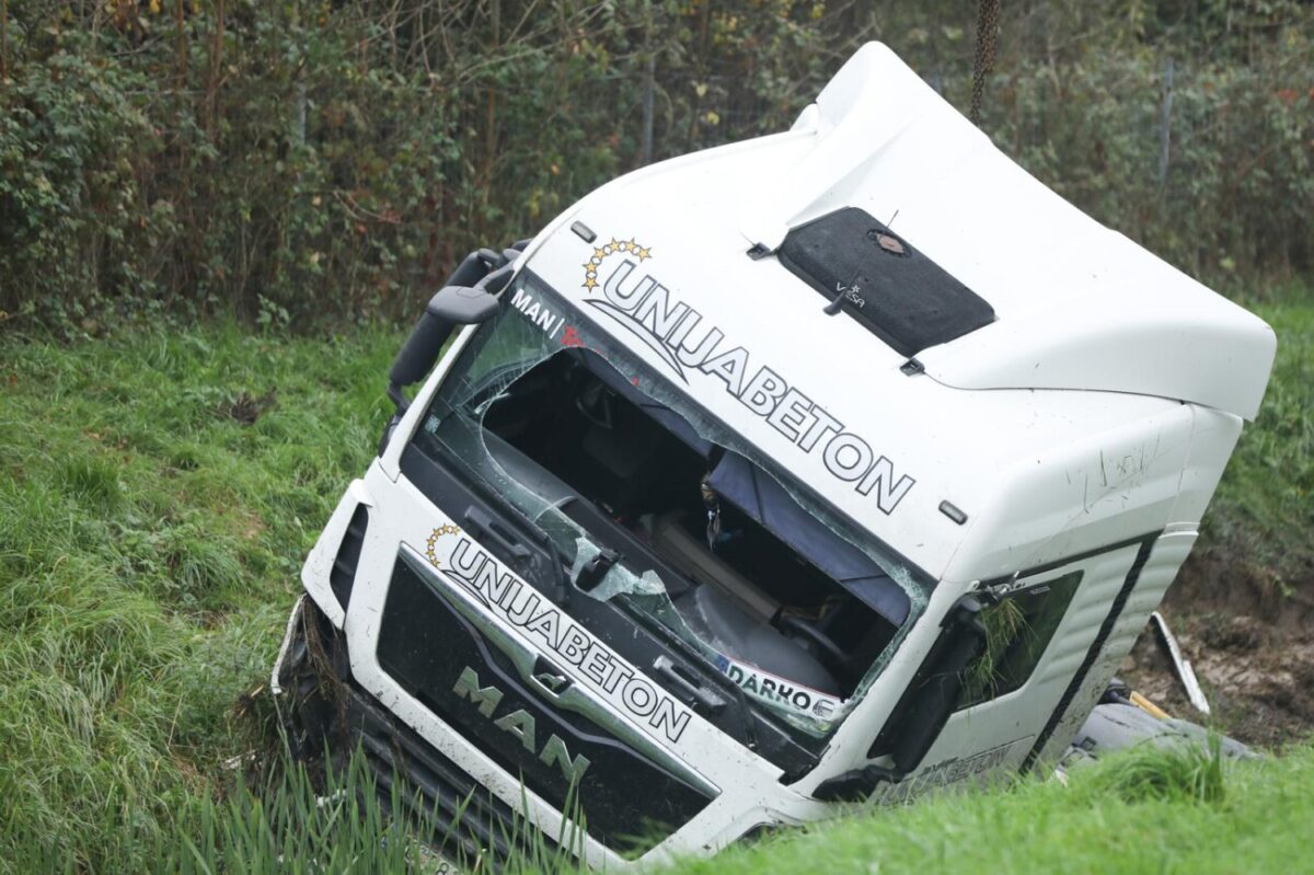 Vozač kamiona poginuo pri slijetanju s autoceste A3 kod čvora Križ