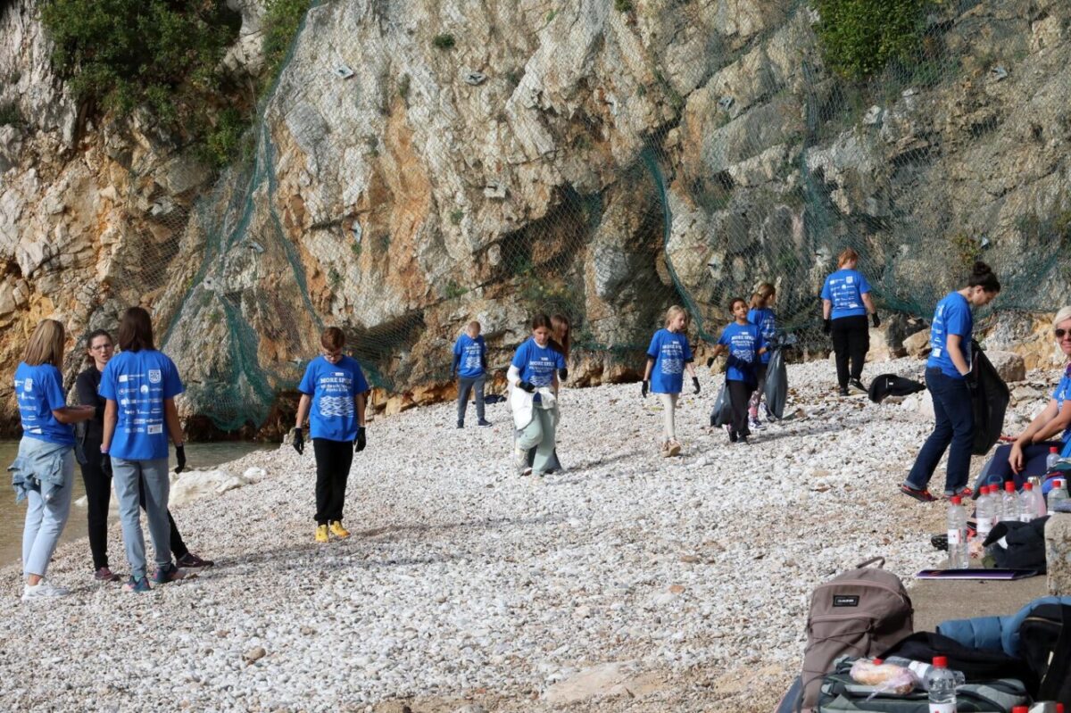 Rijeka: U?enici i profesori kole Pe?ine ?iste plau Sabli?evo