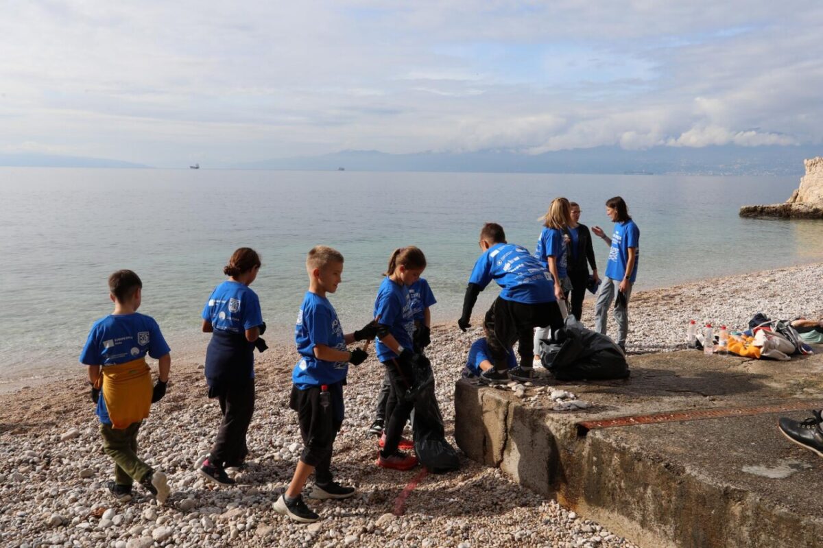 Rijeka: U?enici i profesori kole Pe?ine ?iste plau Sabli?evo