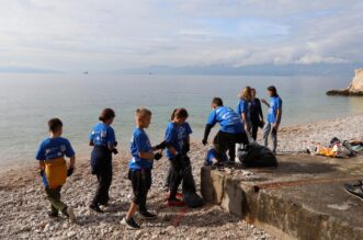 Rijeka: U?enici i profesori kole Pe?ine ?iste plau Sabli?evo