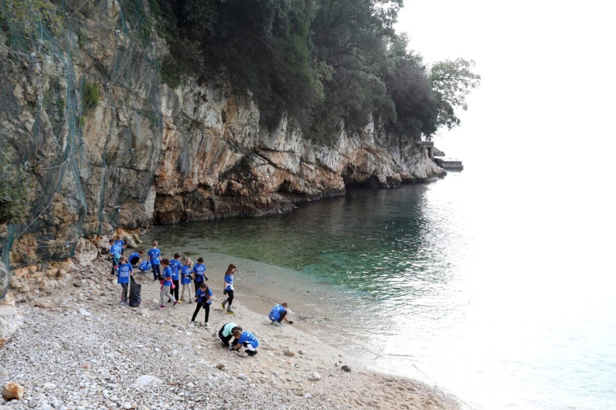 Rijeka: U?enici i profesori kole Pe?ine ?iste plau Sabli?evo