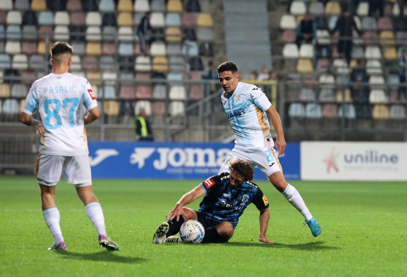 Rijeka: Rijeka i Varaždin susreli se u 11 kolu SuperSport HNL-a Rijeka: Rijeka i Varaždin susreli se u 11 kolu SuperSport HNL-a