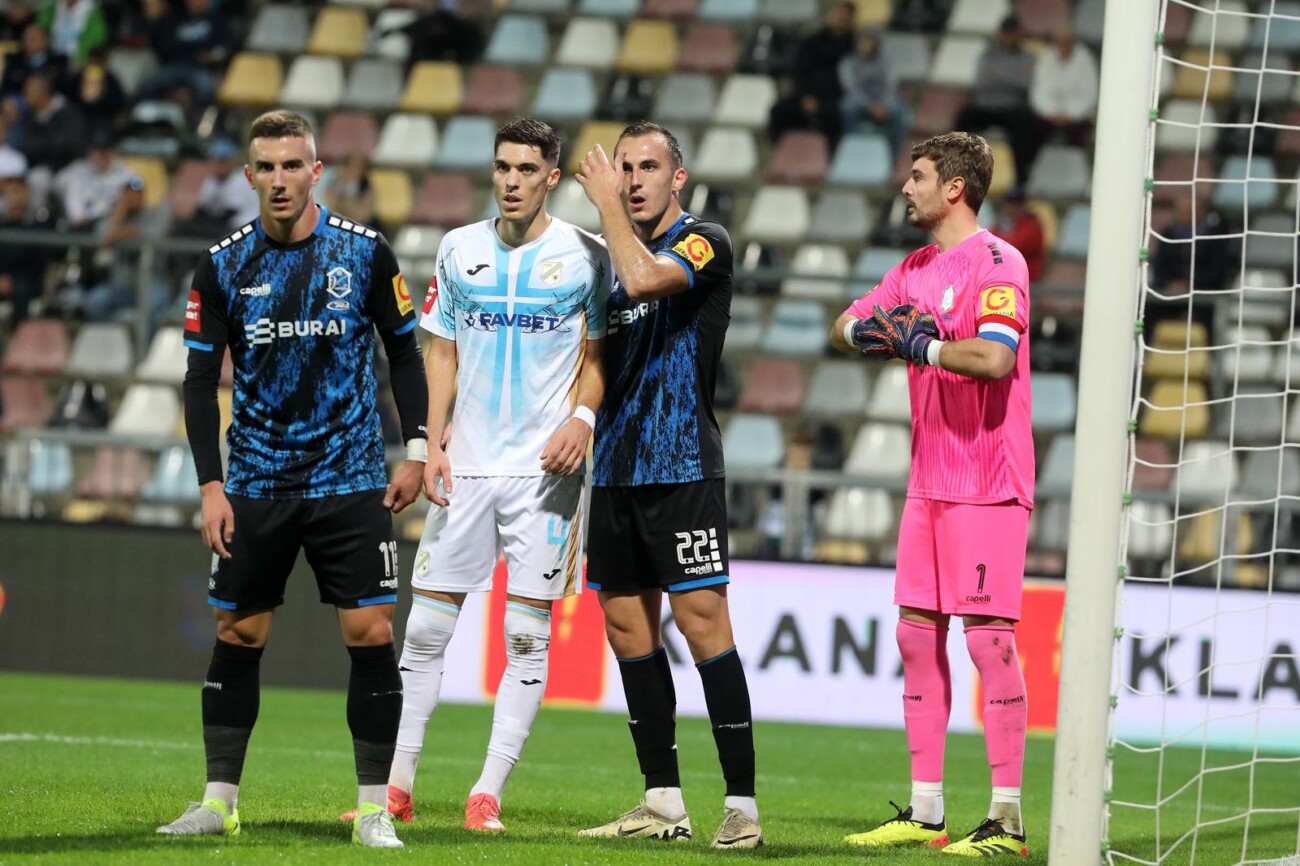 Rijeka: Rijeka i Varaždin susreli se u 11 kolu SuperSport HNL-a Rijeka: Rijeka i Varaždin susreli se u 11 kolu SuperSport HNL-a