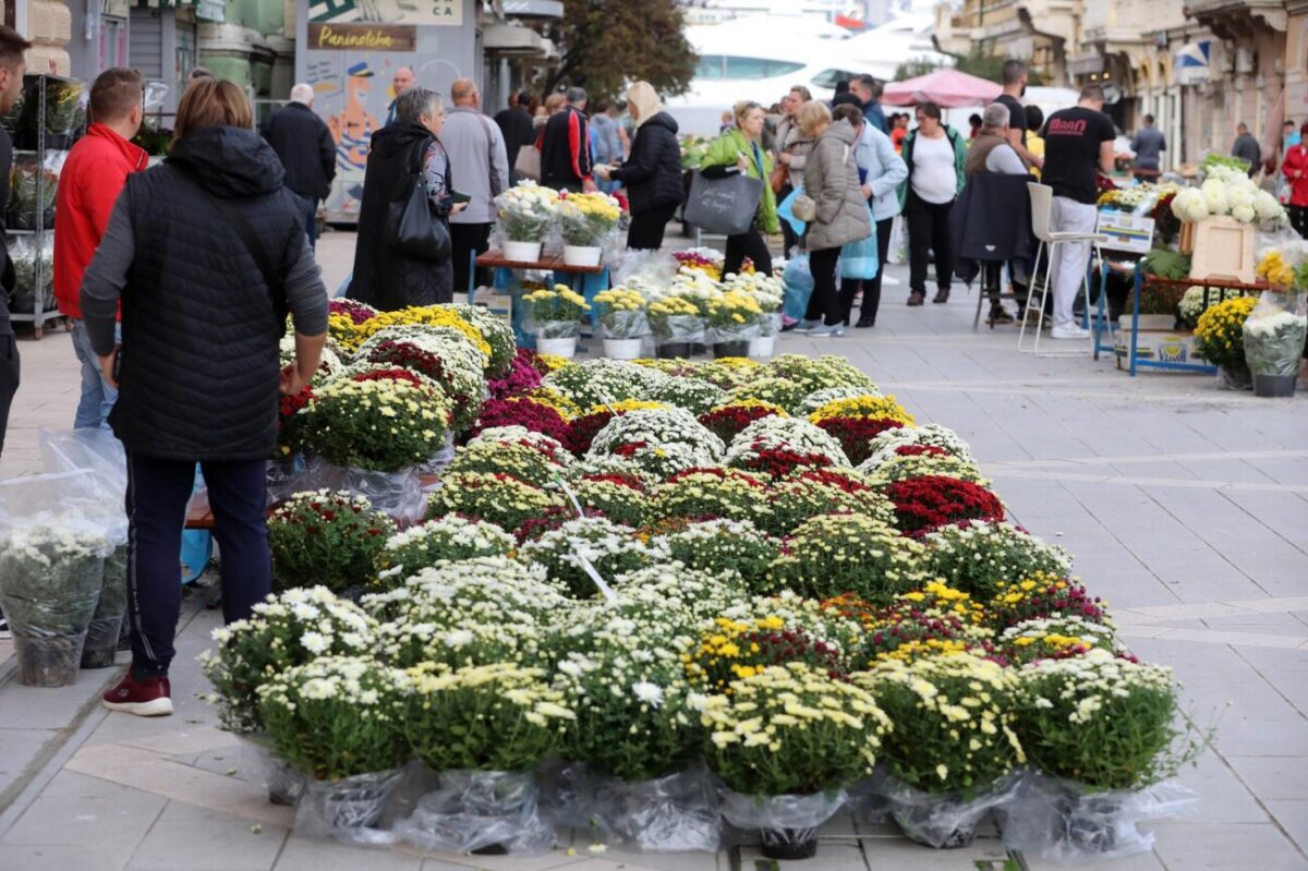 Rijeka: Prodaja cvijeća uoči blagdana Svih svetih