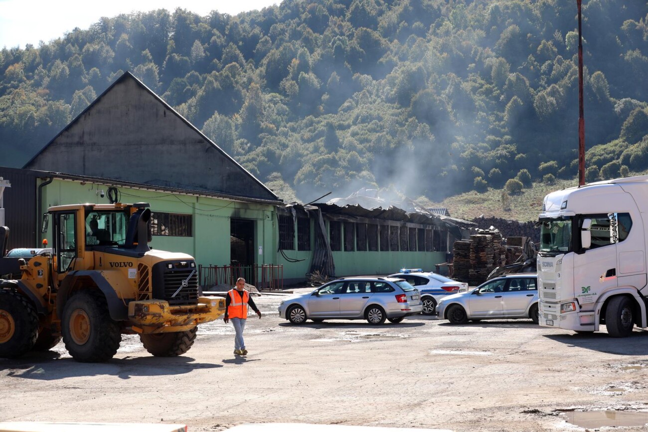 Mrkopalj: Policijski o?evid u izgorjeloj pilani Mrkopalj Mrkopalj: Policijski o?evid u izgorjeloj pilani Mrkopalj