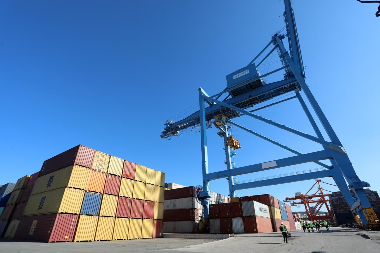 Rijeka: Konferencija za medije na kontejnerskom terminalu Jadranska vrata Rijeka: Konferencija za medije na kontejnerskom terminalu Jadranska vrata