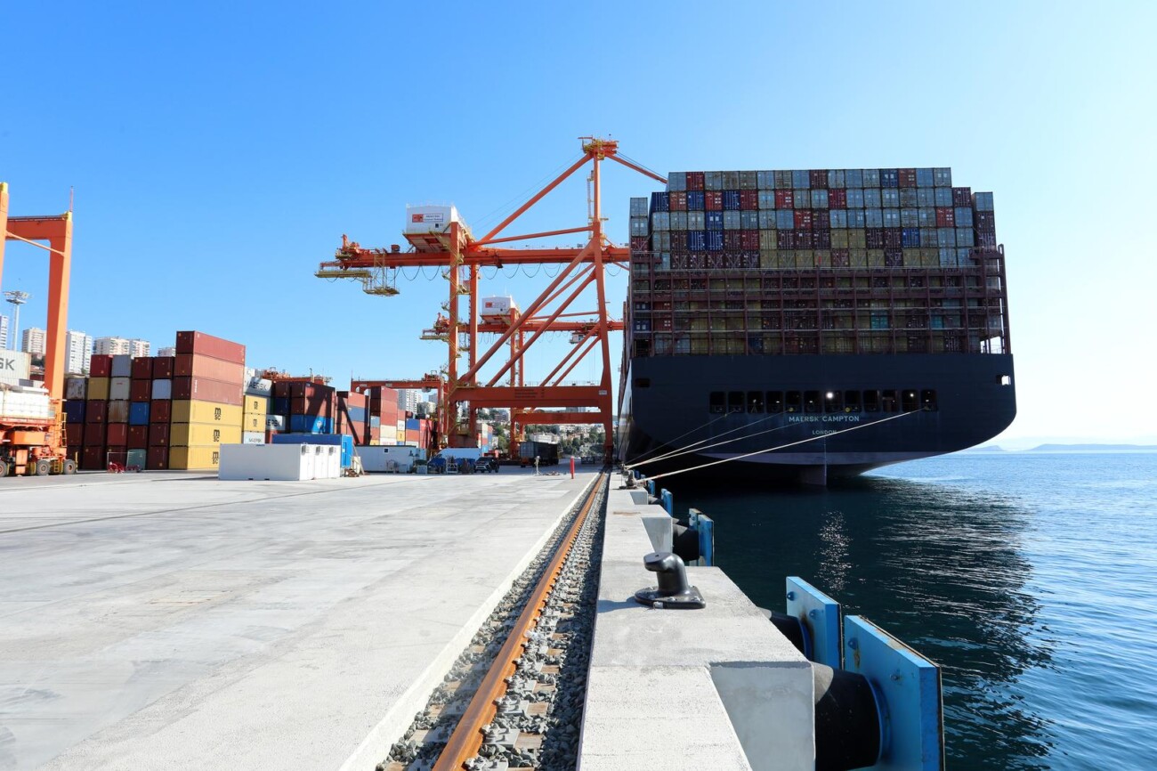 Rijeka: Konferencija za medije na kontejnerskom terminalu Jadranska vrata Rijeka: Konferencija za medije na kontejnerskom terminalu Jadranska vrata