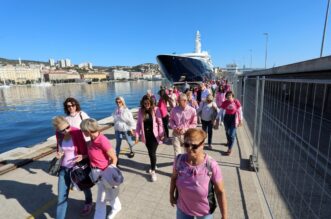 Rijeka: Javnozdravstvena akcija “Ružičasti lukobran – Hodajmo protiv raka dojke”