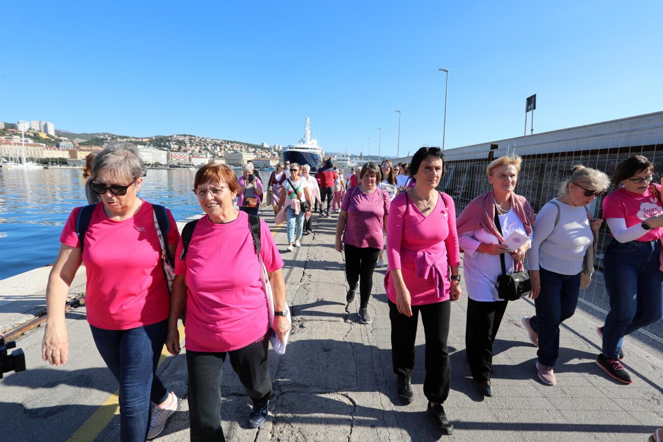 Rijeka: Javnozdravstvena akcija “Ružičasti lukobran – Hodajmo protiv raka dojke”