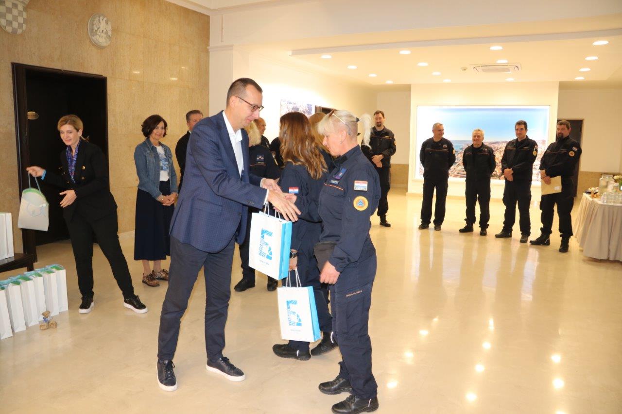 Prijem-za-pripadnike-Civilne-zaštite-Grada-Rijeke-koji-su-sudjelovali-u-akcijama-traganj-1 Prijem-za-pripadnike-Civilne-zaštite-Grada-Rijeke-koji-su-sudjelovali-u-akcijama-traganj-1
