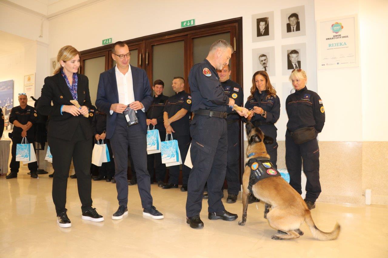 Prijem-za-pripadnike-Civilne-zastite-Grada-Rijeke-koji-su-sudjelovali-u-akcijama-traganje Prijem-za-pripadnike-Civilne-zastite-Grada-Rijeke-koji-su-sudjelovali-u-akcijama-traganje