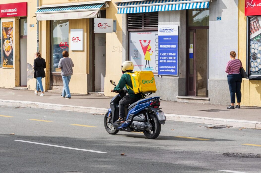 ilustrativna dostava glovo-35