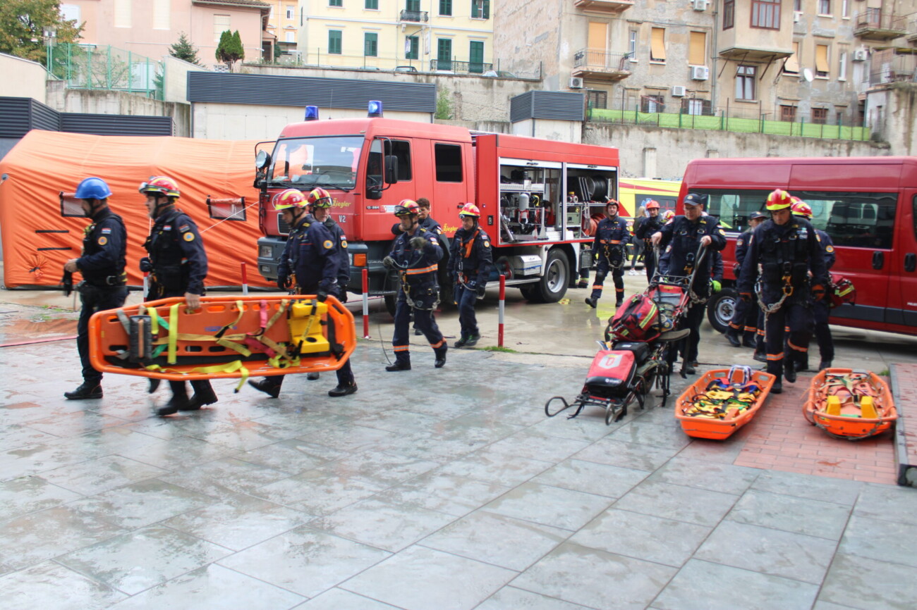 pgz vjezba vatrogasci (22) pgz vjezba vatrogasci (22)