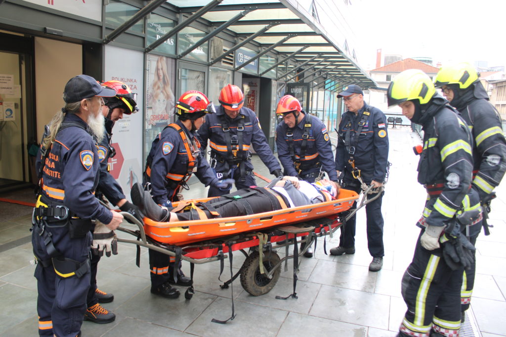 pgz vjezba vatrogasci (8) pgz vjezba vatrogasci (8)