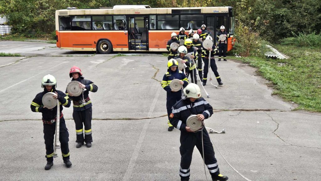 vatrogasci vatrogasni dom spajane (15) vatrogasci vatrogasni dom spajane (15)
