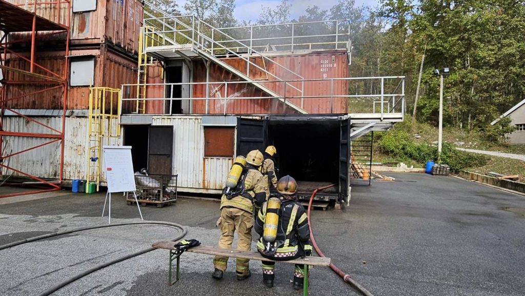 vatrogasci vatrogasni dom spajane (3) vatrogasci vatrogasni dom spajane (3)