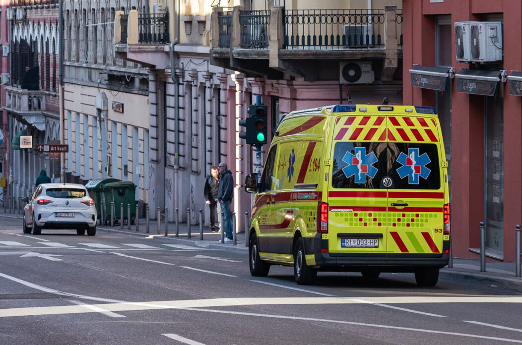 Ilustrativna HITNA POMOĆ-90 Ilustrativna HITNA POMOĆ-90