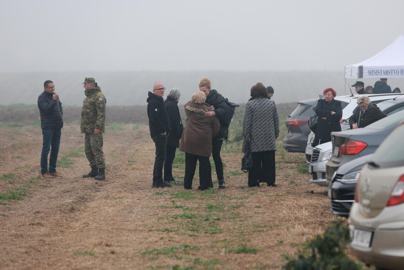 U blizini Vukovara otkrivena grobnica s posmrtnim ostatcima stradalih u Domovinskom ratu U blizini Vukovara otkrivena grobnica s posmrtnim ostatcima stradalih u Domovinskom ratu