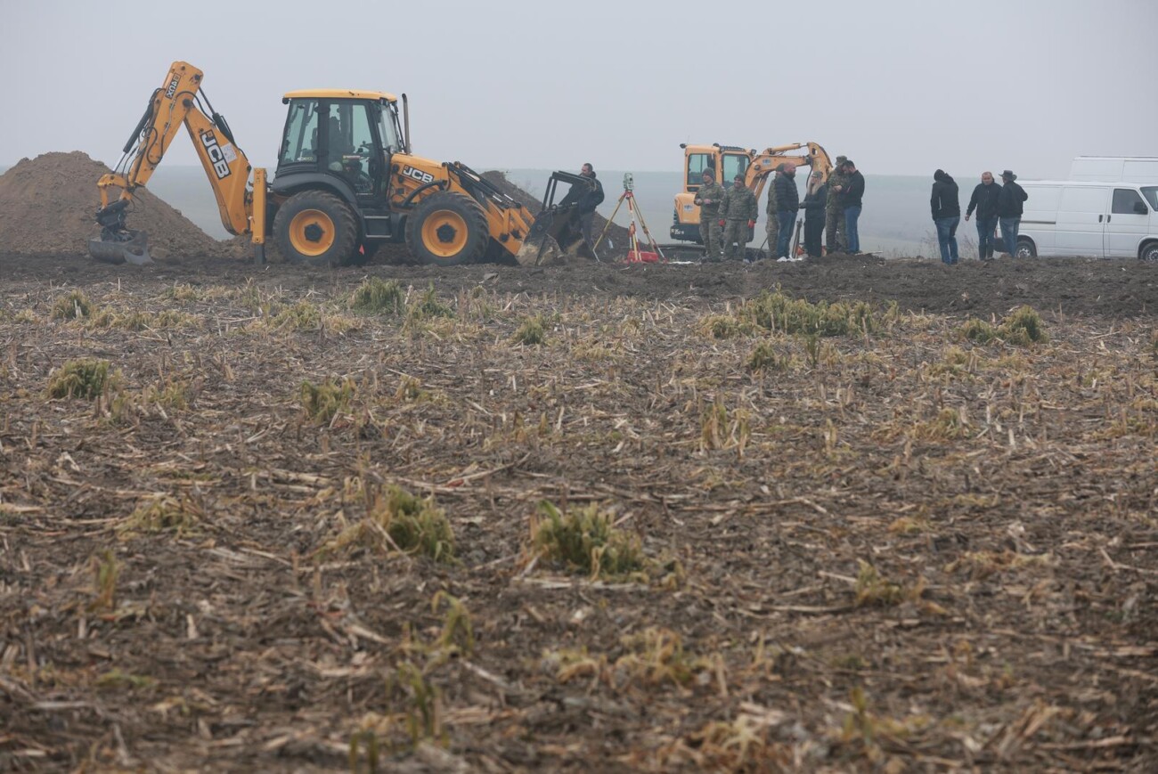 U blizini Vukovara otkrivena grobnica s posmrtnim ostatcima stradalih u Domovinskom ratu U blizini Vukovara otkrivena grobnica s posmrtnim ostatcima stradalih u Domovinskom ratu