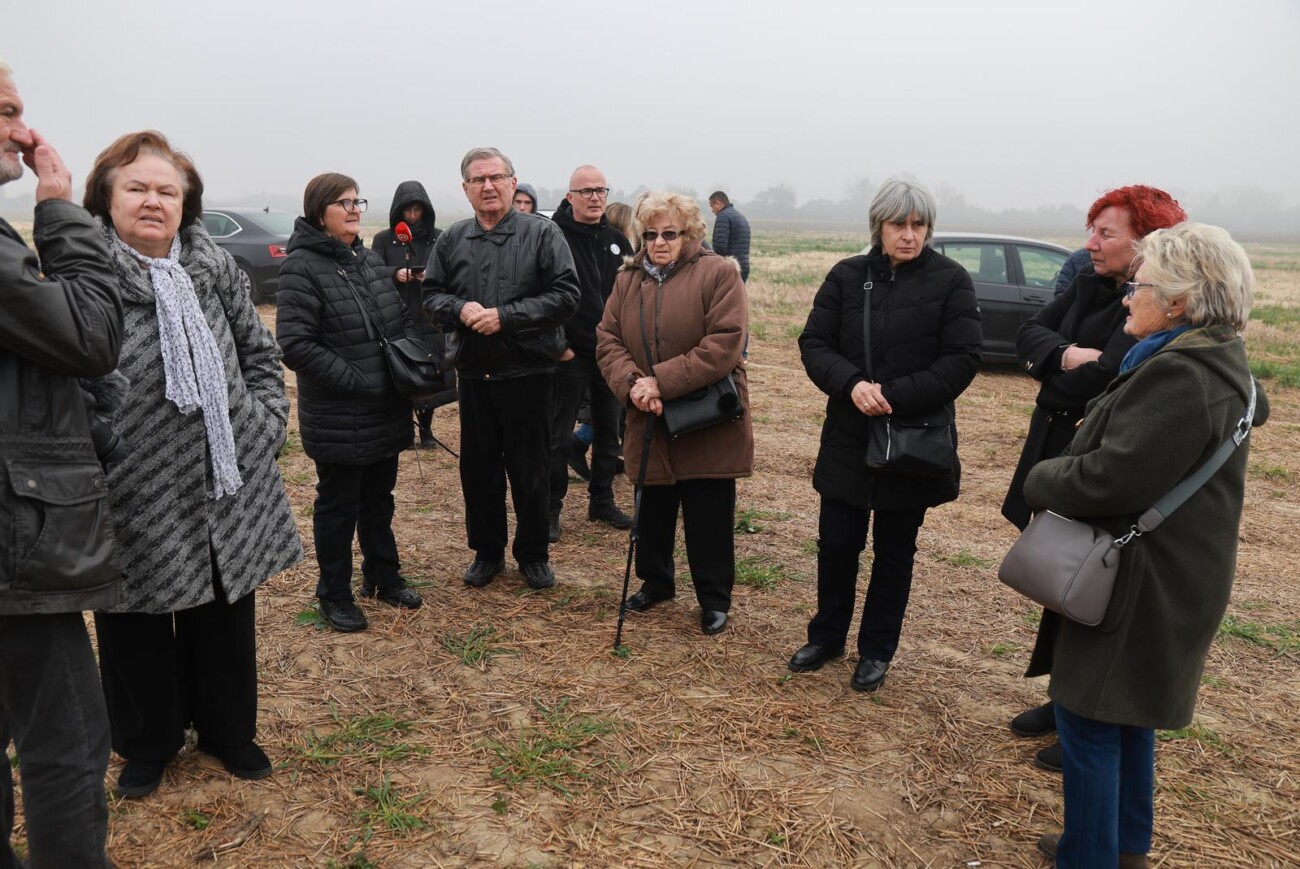 U blizini Vukovara otkrivena grobnica s posmrtnim ostatcima stradalih u Domovinskom ratu U blizini Vukovara otkrivena grobnica s posmrtnim ostatcima stradalih u Domovinskom ratu
