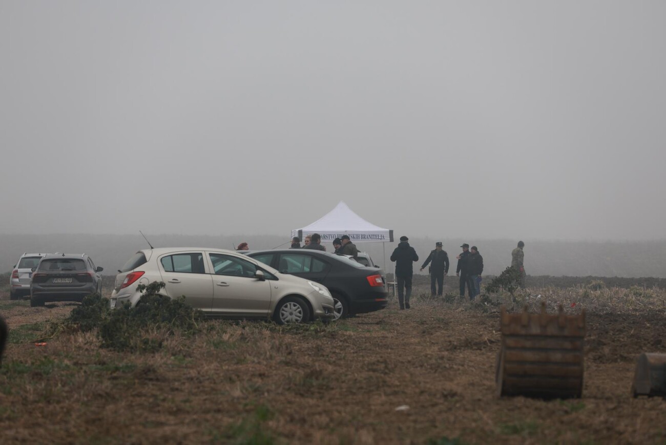 U blizini Vukovara otkrivena grobnica s posmrtnim ostatcima stradalih u Domovinskom ratu U blizini Vukovara otkrivena grobnica s posmrtnim ostatcima stradalih u Domovinskom ratu