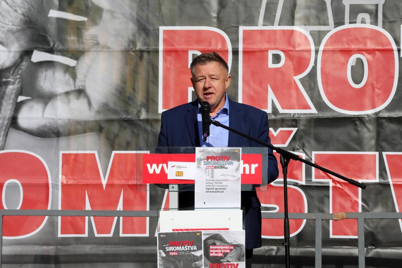 Rijeka: Prosvjed protiv siromatva na trgu 128 brigade HV Rijeka: Prosvjed protiv siromatva na trgu 128 brigade HV