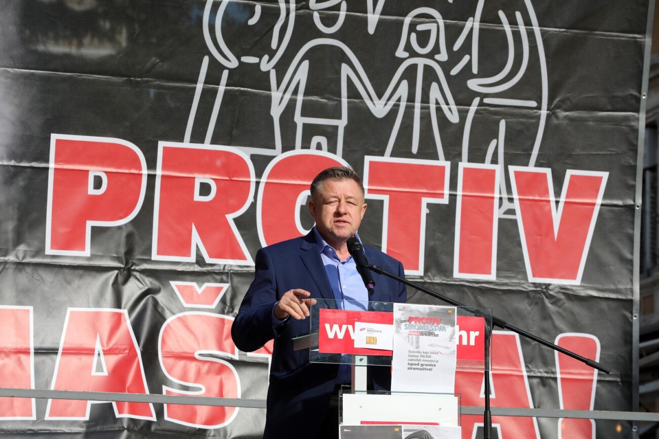 Rijeka: Prosvjed protiv siromaštva na trgu 128 brigade HV Rijeka: Prosvjed protiv siromaštva na trgu 128 brigade HV