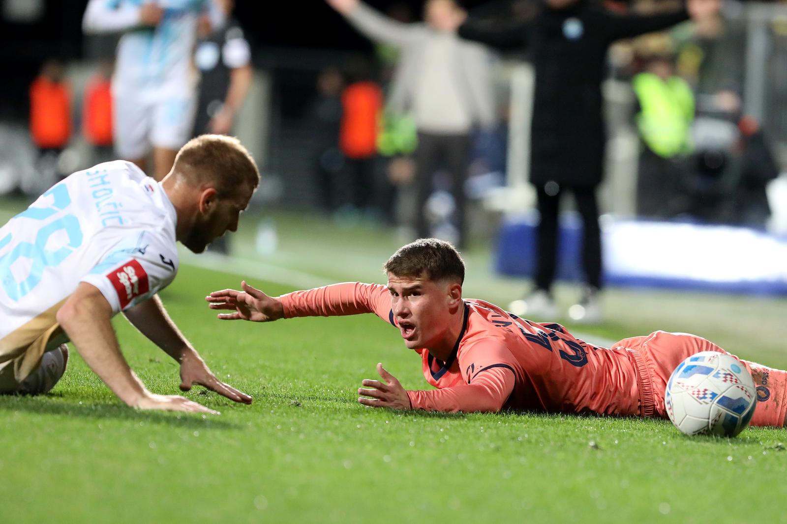 Rijeka: Rijeka i Osijek sastali se u 13. kolu SuperSport HNL-a Rijeka: Rijeka i Osijek sastali se u 13. kolu SuperSport HNL-a