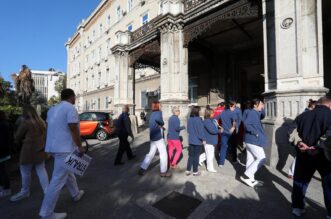 Rijeka: Štrajk medicinskih djelatnika u KBC-u Rijeka