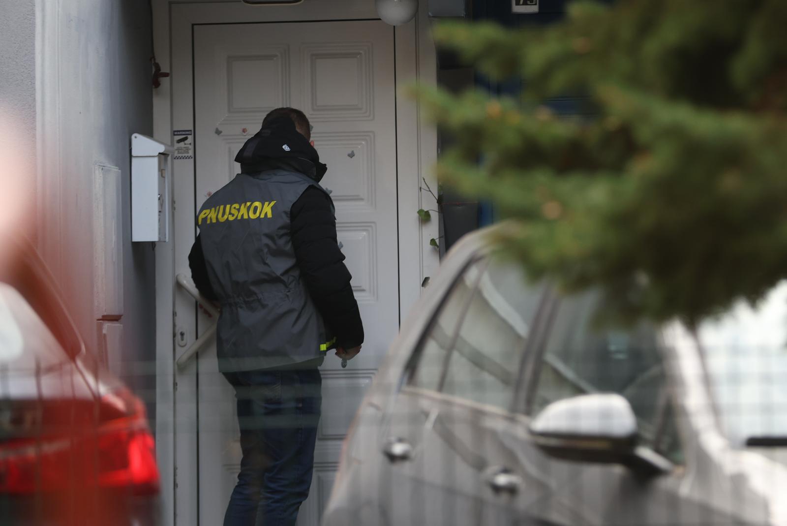 Zagreb: Djelatnici PNUSKOK-a i odvjetnica Laura Valković nakon pretresa odlaze iz Beroševe kuće Zagreb: Djelatnici PNUSKOK-a i odvjetnica Laura Valković nakon pretresa odlaze iz Beroševe kuće