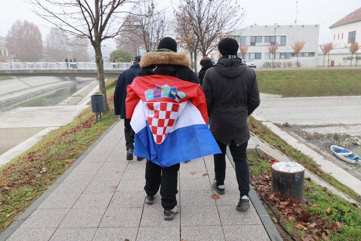 Vukovar: Okupljanje uoči obilježavanja 33. obljetnice stradanja Vukovara