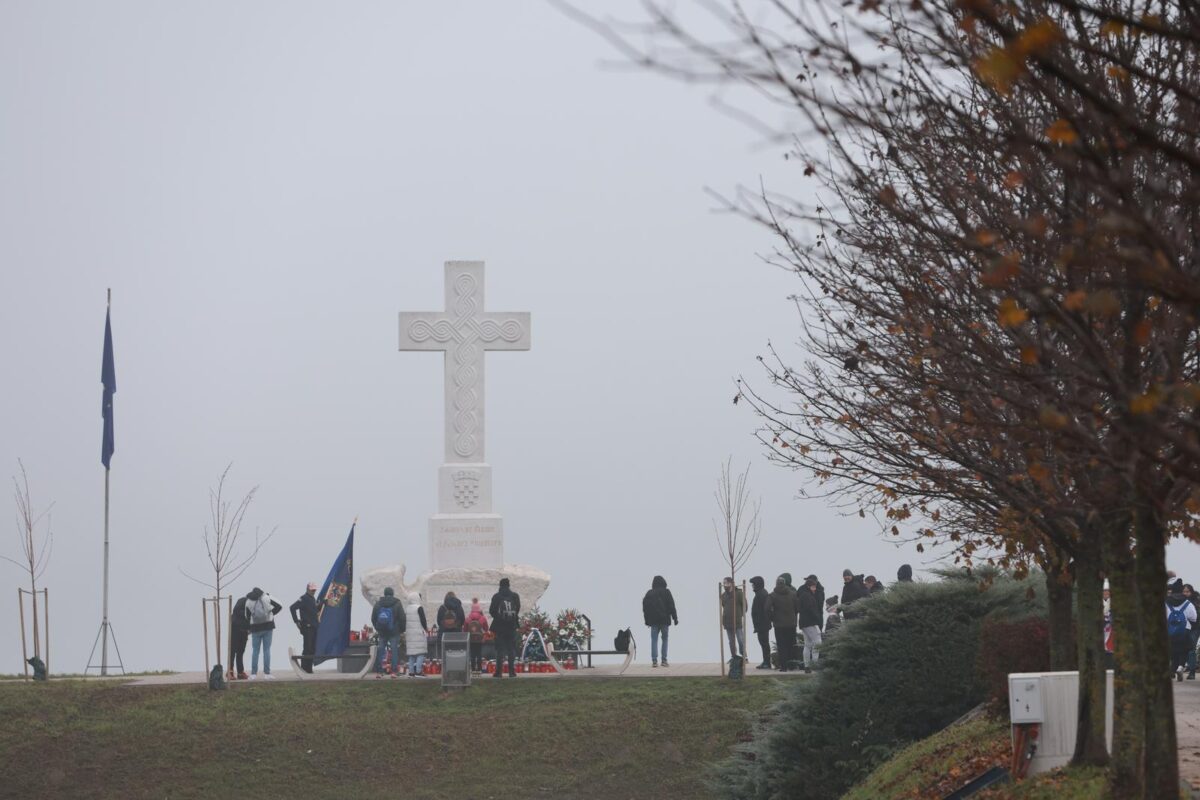 Vukovar: Okupljanje uoči obilježavanja 33. obljetnice stradanja Vukovara