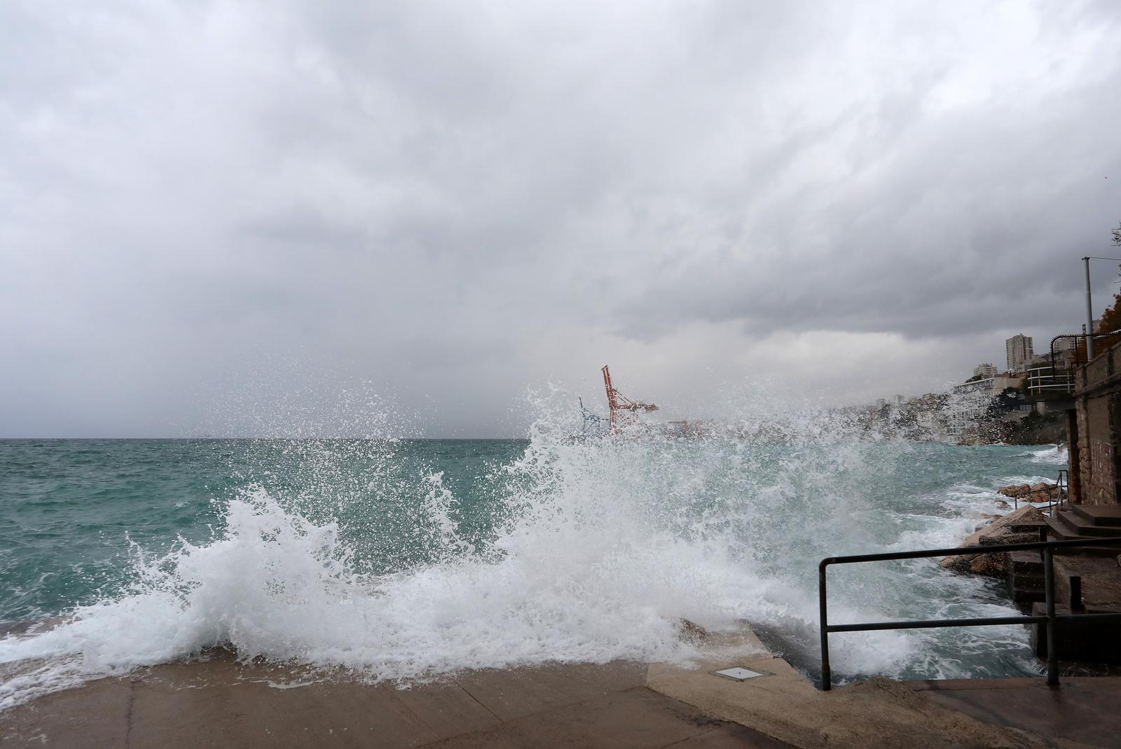 Rijeka: Jako jugo na moru pred Rijekom Rijeka: Jako jugo na moru pred Rijekom
