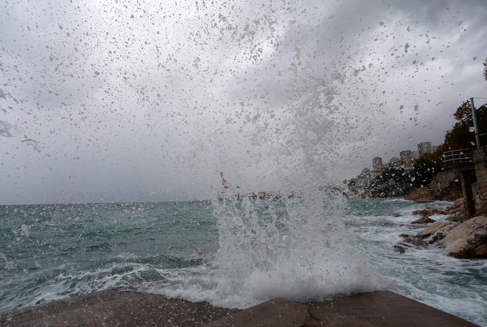 Rijeka: Jako jugo na moru pred Rijekom Rijeka: Jako jugo na moru pred Rijekom