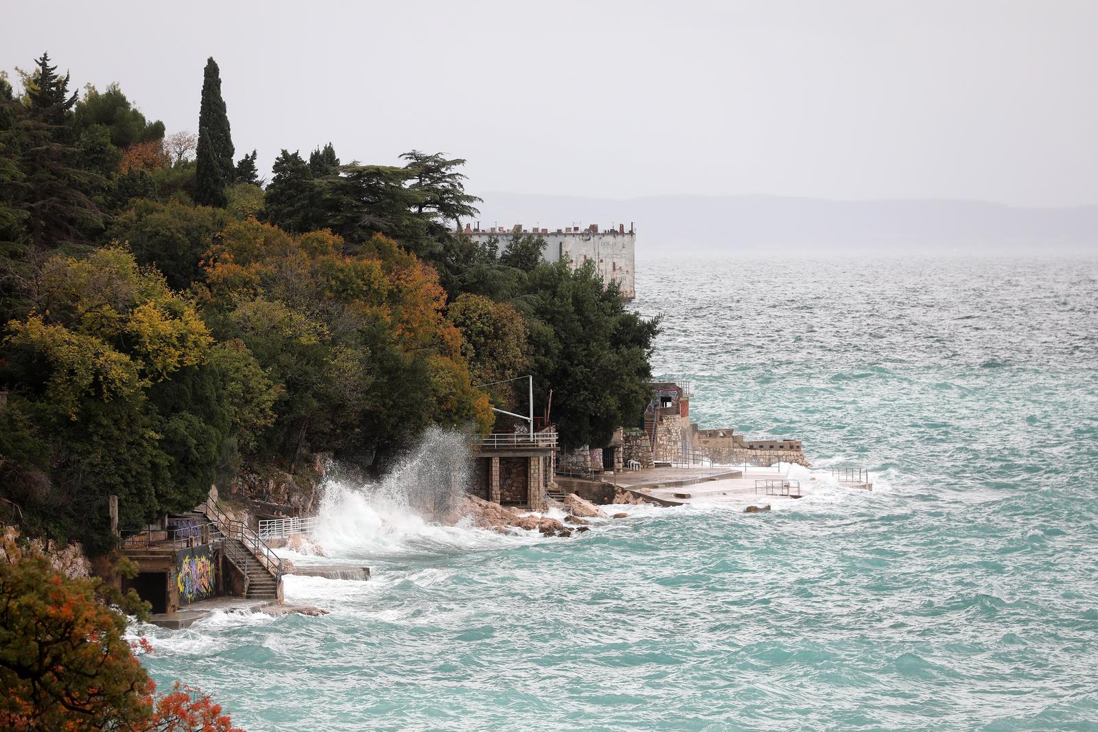 Rijeka: Jako jugo na moru pred Rijekom Rijeka: Jako jugo na moru pred Rijekom