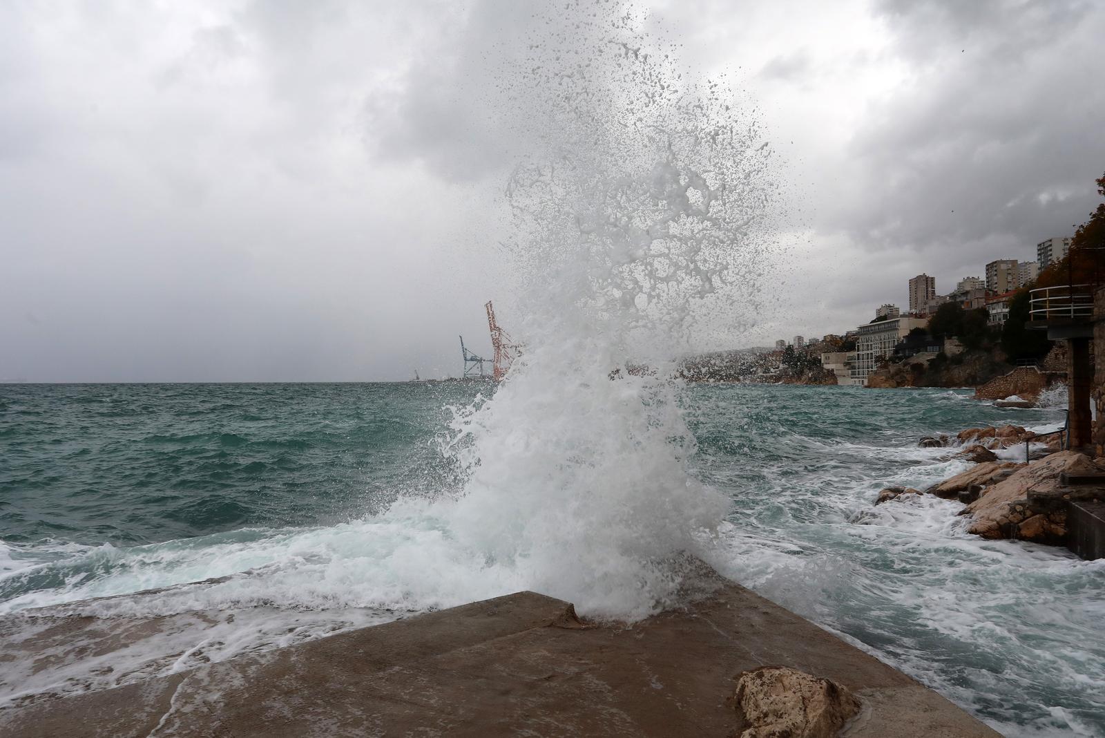 Rijeka: Jako jugo na moru pred Rijekom Rijeka: Jako jugo na moru pred Rijekom